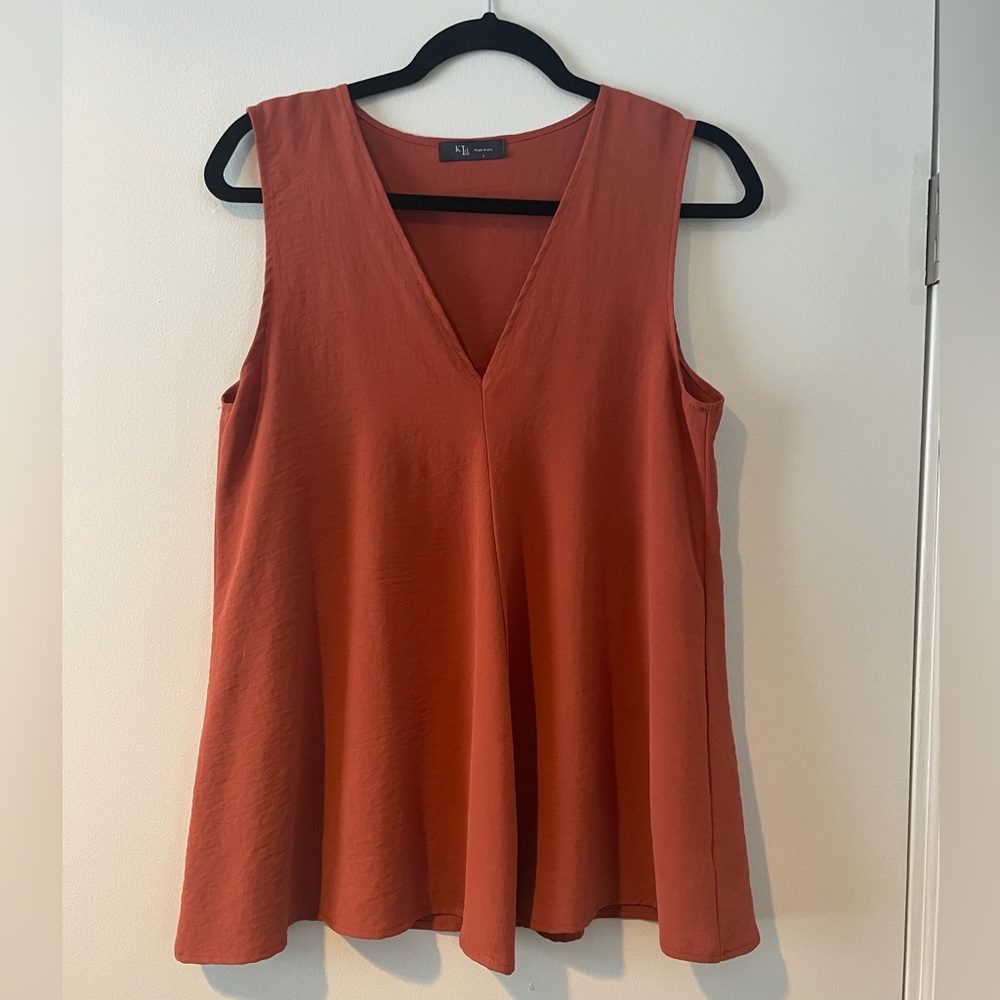 Salmon KLD professional blouse tank. Like new! Size L